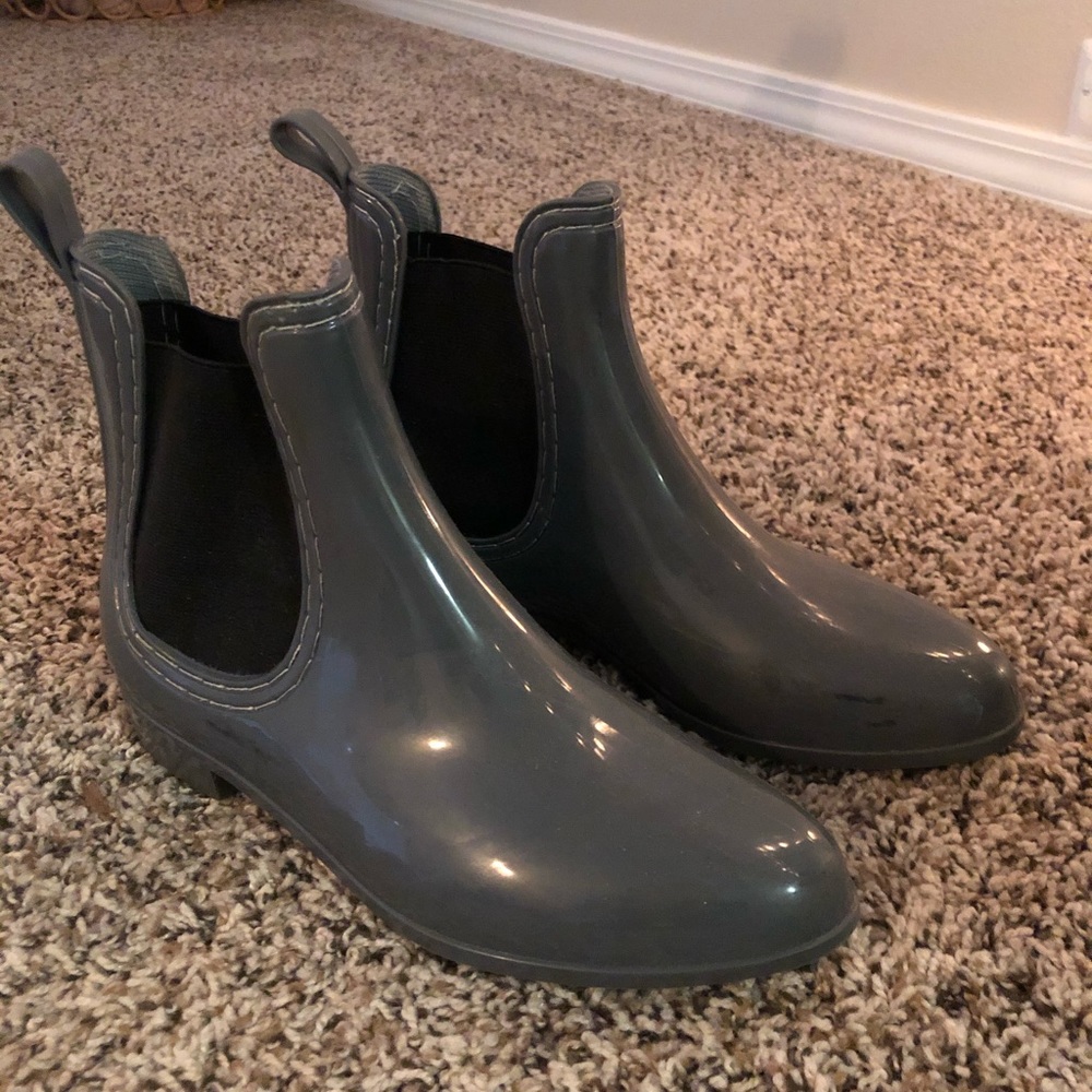 Ankle rain boots!